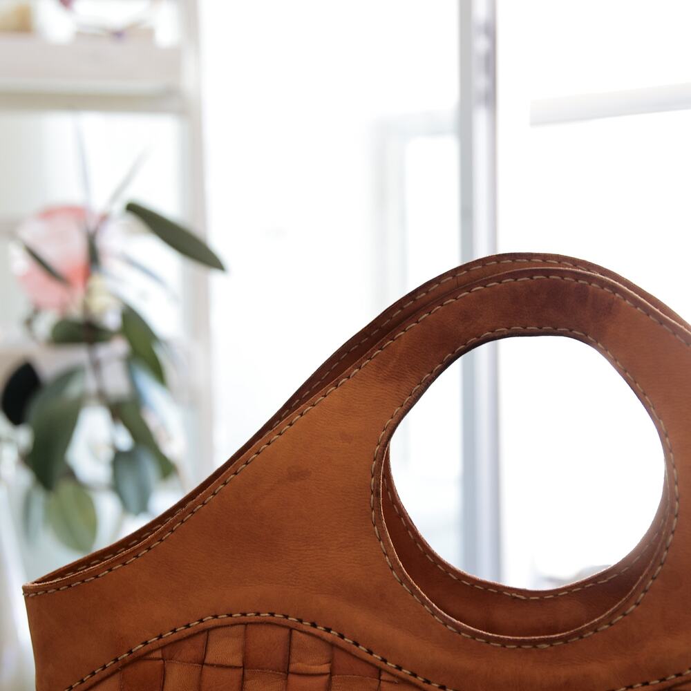 Robita Japanese woven genuine leather chestnut handbag - Picture 4 of 8